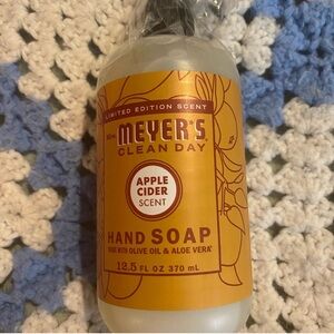 Mrs. Meyer’s Clean Day Hand Soap – Apple Cider Scent (Limited Edition